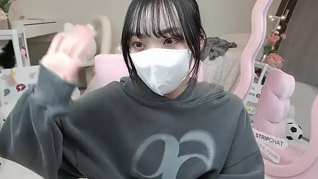 momo room online show from 1, 3, 2025