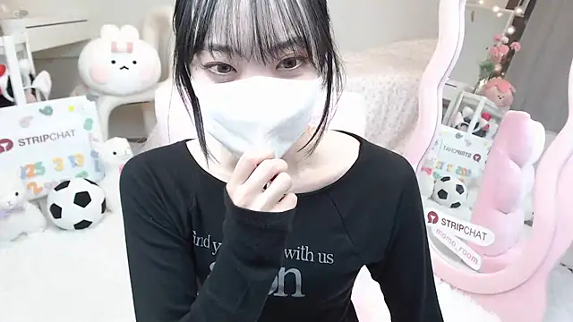 momo room online show from 13, 3, 2025