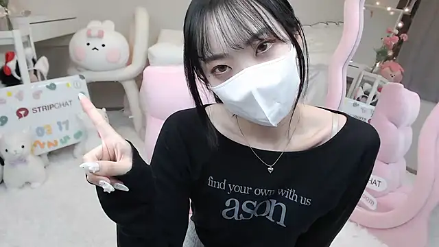 momo room online show from 17, 3, 2025