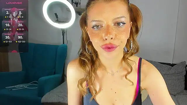 Hannah Carr online show from 5, 10, 2025