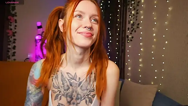  SweetFox  online show from 14, 11, 2025