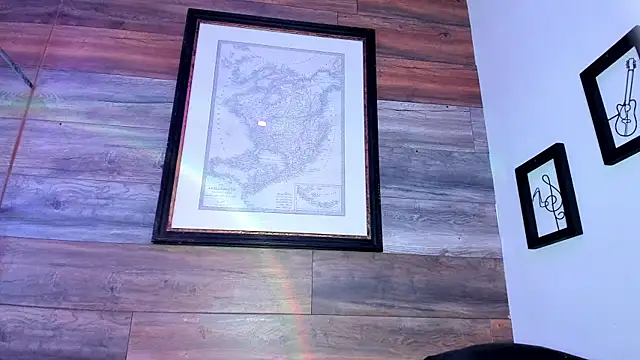 Snapshot of lau-333 chatting on 4, 1, 2025 lau-333 online show from 4, 1, 2025