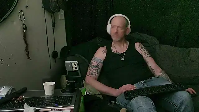 bird-b-n-tha-clouds online show from 5, 6, 2026