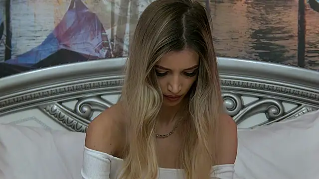 IvySamek online show from 6, 12, 2024