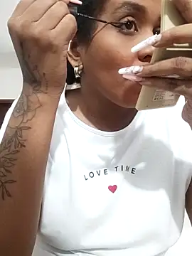 ELLA KELLY online show from 8, 11, 2025