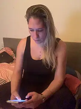 Snapshot of Chatonne69 chatting on 22, 3, 2025 Chatonne69 online show from 22, 3, 2025