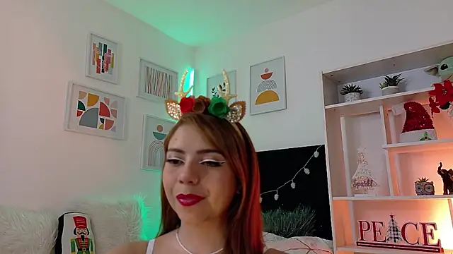 Snapshot of melany_naa chatting on 13, 12, 2024 melany naa online show from 13, 12, 2024