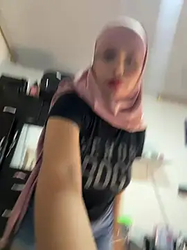 lalilamassu1 online show from 20, 2, 2025