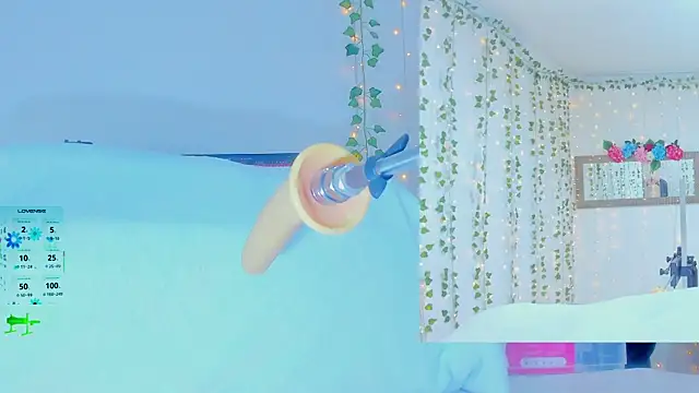 Snapshot of Tiffanny_Love_ chatting on 18, 10, 2025 Tiffanny Love  online show from 18, 10, 2025