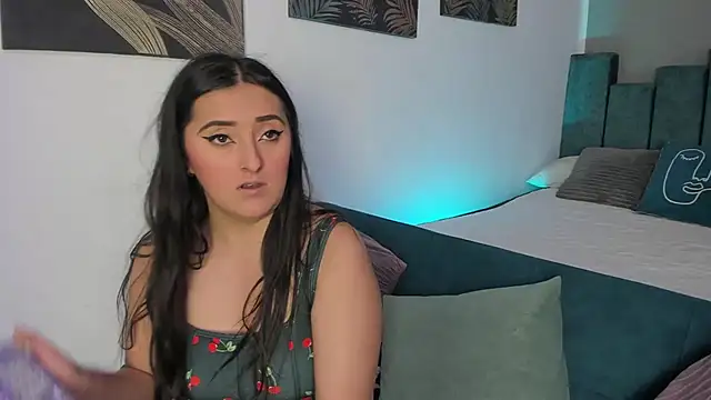 Snapshot of Kathia_Morelli chatting on 18, 10, 2025 Kathia Morelli online show from 18, 10, 2025
