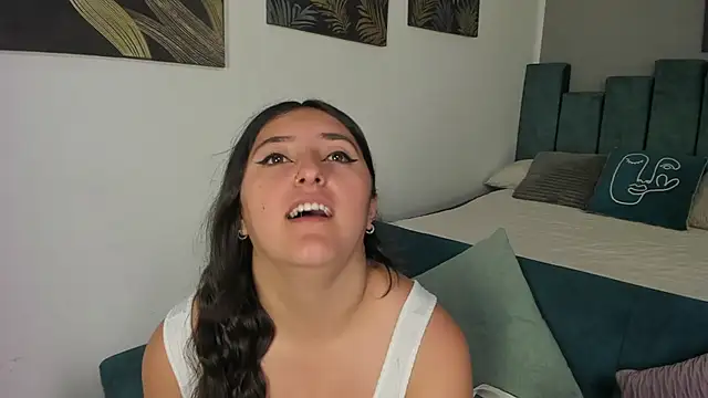 Snapshot of Kathia_Morelli chatting on 21, 10, 2025 Kathia Morelli online show from 21, 10, 2025