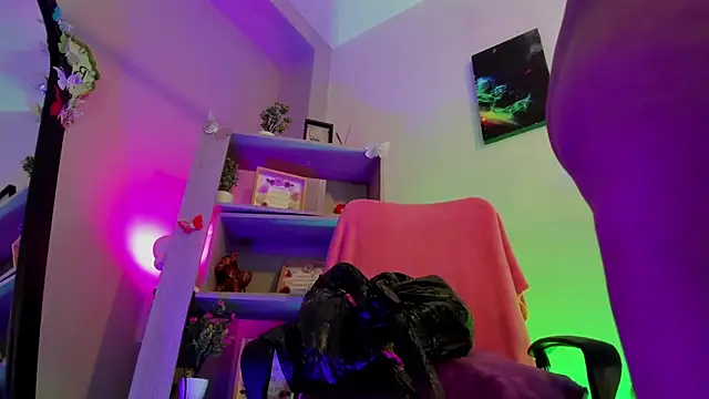 Snapshot of kuromi69 chatting on 5, 10, 2025 kuromi69 online show from 5, 10, 2025