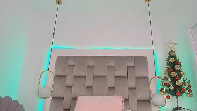 Snapshot of Sara__Williams chatting on 6, 12, 2024 Sara Williams online show from 6, 12, 2024