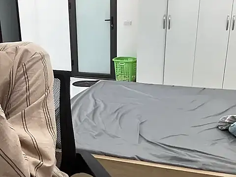 Snapshot of Louis_Baby chatting on 27, 11, 2025 Louis Baby online show from 27, 11, 2025