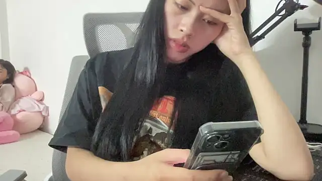 Snapshot of Louis_Baby chatting on 5, 12, 2025 Louis Baby online show from 5, 12, 2025