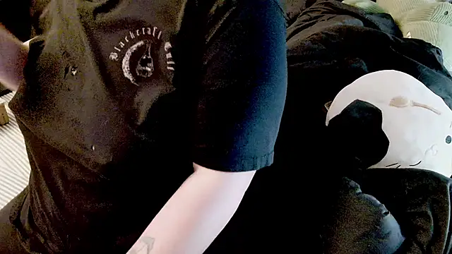 Snapshot of doomednympho chatting on 30, 3, 2026 doomednympho online show from 30, 3, 2026