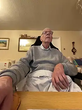 Snapshot of cutaboverest chatting on 16, 12, 2025 cutaboverest online show from 16, 12, 2025