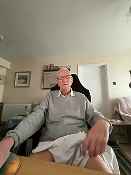 Snapshot of cutaboverest chatting on 4, 2, 2026 cutaboverest online show from 4, 2, 2026