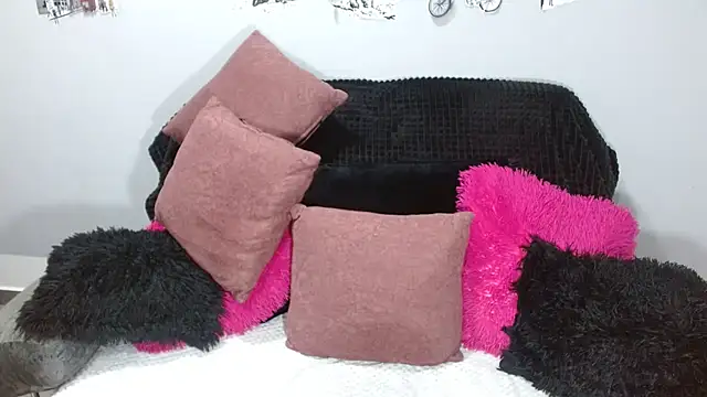 Snapshot of _SamanthaDoll_ chatting on 25, 2, 2026 SamanthaDoll online show from 25, 2, 2026