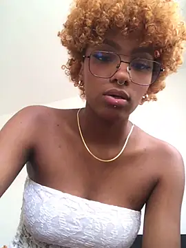 Snapshot of LiannaDixon chatting on 5, 12, 2024 LiannaDixon online show from 5, 12, 2024