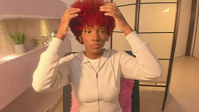 Snapshot of LiannaDixon chatting on 5, 1, 2025 LiannaDixon online show from 5, 1, 2025