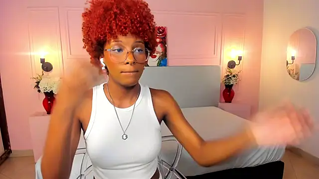 Snapshot of LiannaDixon chatting on 4, 2, 2025 LiannaDixon online show from 4, 2, 2025