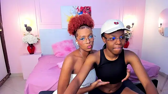 Snapshot of LiannaDixon chatting on 8, 2, 2025 LiannaDixon online show from 8, 2, 2025