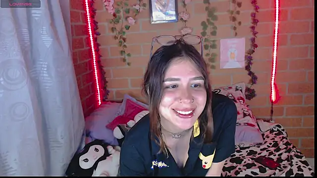 Snapshot of candypaint_7u7 chatting on 2, 10, 2025 candypaint 7u7 online show from 2, 10, 2025
