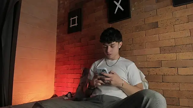Snapshot of Ares_Dickson chatting on 28, 12, 2024 Ares Dickson online show from 28, 12, 2024