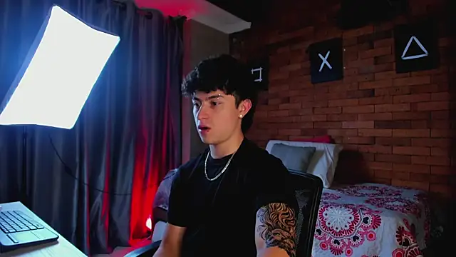 Snapshot of Ares_Dickson chatting on 17, 2, 2025 Ares Dickson online show from 17, 2, 2025