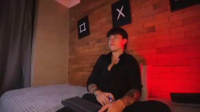 Snapshot of Ares_Dickson chatting on 18, 3, 2025 Ares Dickson online show from 18, 3, 2025