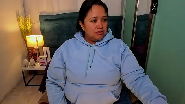 Busty Juicy online show from 20, 1, 2025