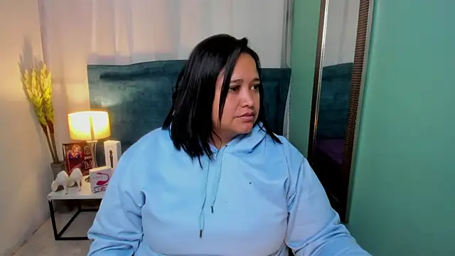 Busty Juicy online show from 12, 2, 2025