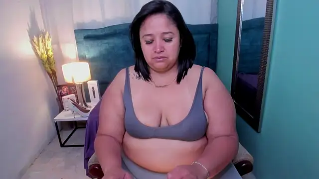 Busty Juicy online show from 24, 2, 2025