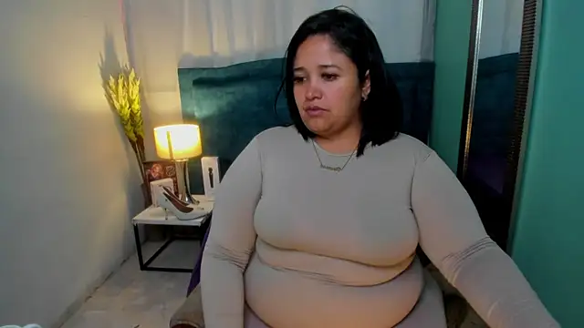 Busty Juicy online show from 1, 3, 2025