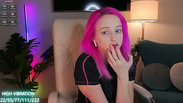Selena Lily online show from 14, 3, 2025