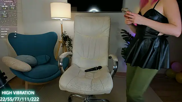 Selena Lily online show from 20, 3, 2025