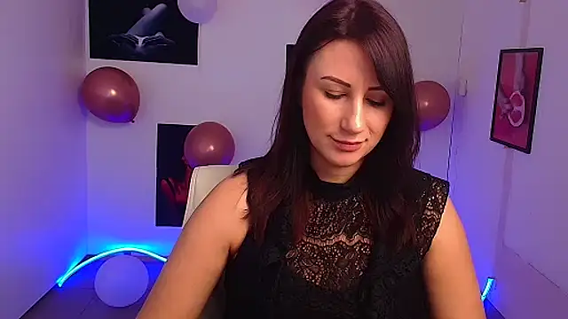 Snapshot of Loren_Moa chatting on 5, 3, 2025 Loren Moa online show from 5, 3, 2025