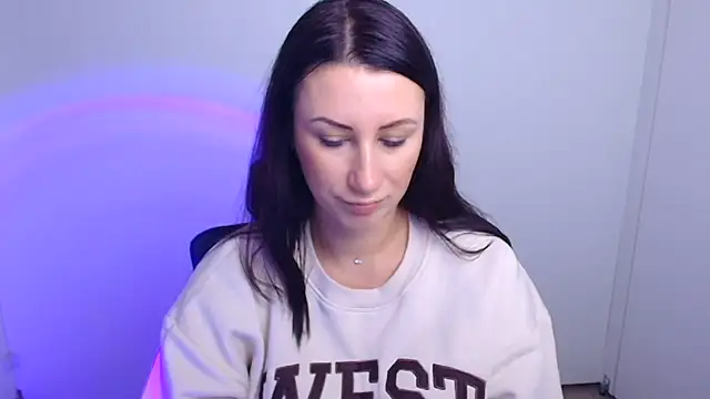 Snapshot of Loren_Moa chatting on 9, 10, 2025 Loren Moa online show from 9, 10, 2025