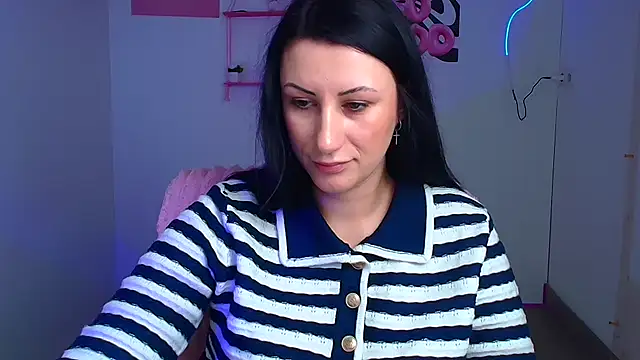 Loren Moa online show from 22, 12, 2025