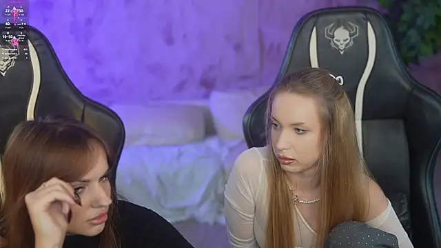 Snapshot of Linda054 chatting on 12, 10, 2025 Linda054 online show from 12, 10, 2025