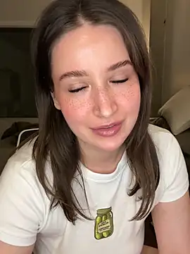 nerdynina online show from 7, 2, 2026