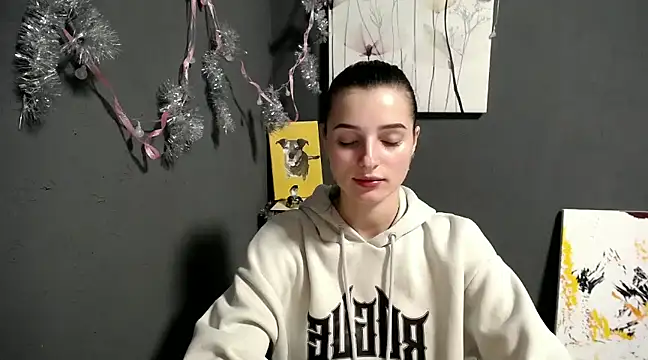 lady olivia  online show from 19, 12, 2024