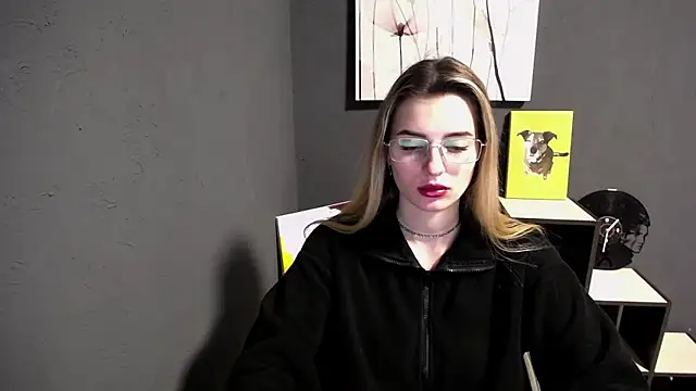 Snapshot of lady_olivia_ chatting on 6, 4, 2026 lady olivia online show from 6, 4, 2026