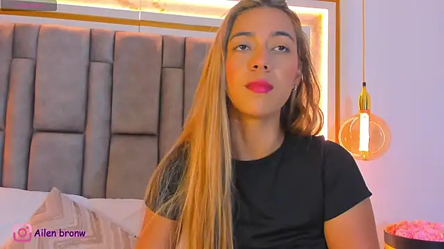 Snapshot of elianabrown chatting on 15, 3, 2026 elianabrown online show from 15, 3, 2026