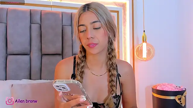 Snapshot of elianabrown chatting on 20, 3, 2026 elianabrown online show from 20, 3, 2026