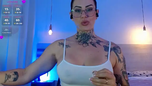 Snapshot of YasmimBrasil chatting on 11, 10, 2025 YasmimBrasil online show from 11, 10, 2025