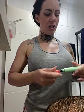 Snapshot of YasmimBrasil chatting on 31, 10, 2025 YasmimBrasil online show from 31, 10, 2025