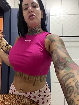 YasmimBrasil online show from 14, 4, 2026