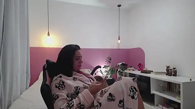 YasmimBrasil online show from 19, 5, 2026
